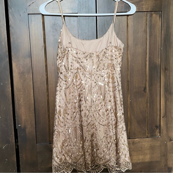 Hello molly sequin embroidered dress - Picture 3 of 8